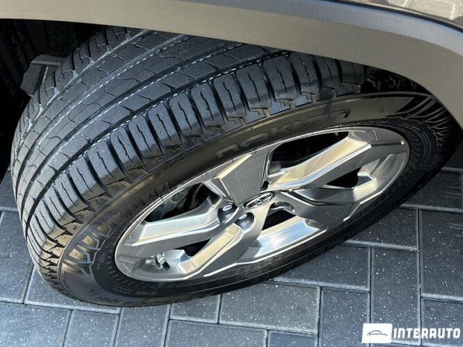 Toyota Rav-4 35 interauto-car