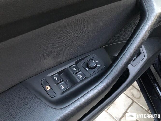 Volkswagen Passat 33 interauto-car