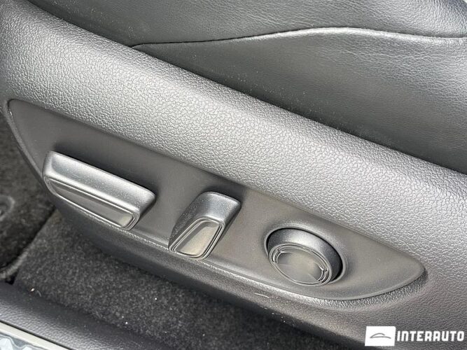 Toyota Venza 52 interauto-car