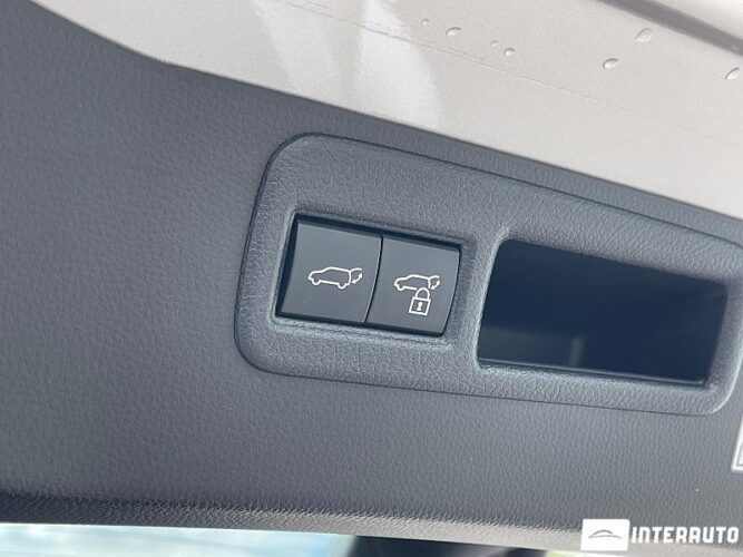 Toyota Venza 56 interauto-car