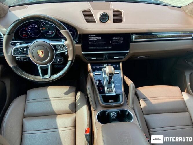 Porsche Cayenne E-Hybrid 41 interauto-car