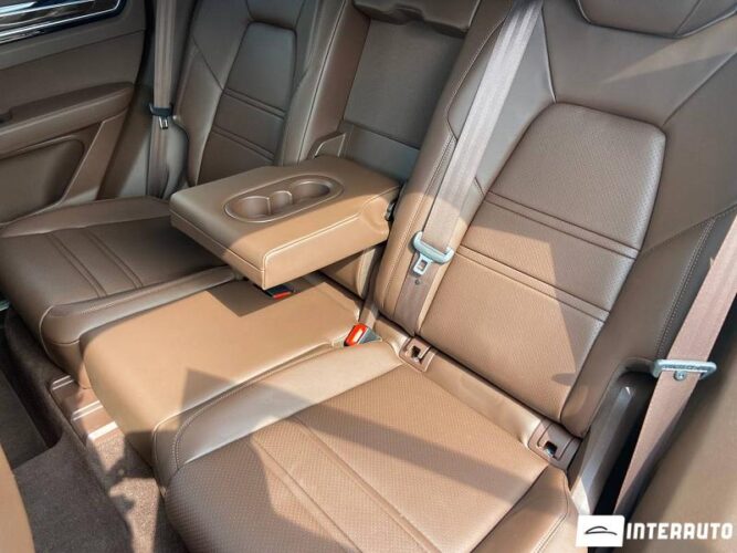 Porsche Cayenne E-Hybrid 54 interauto-car