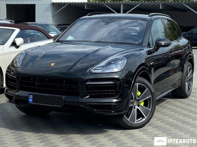Porsche Cayenne E-Hybrid 35 interauto-car