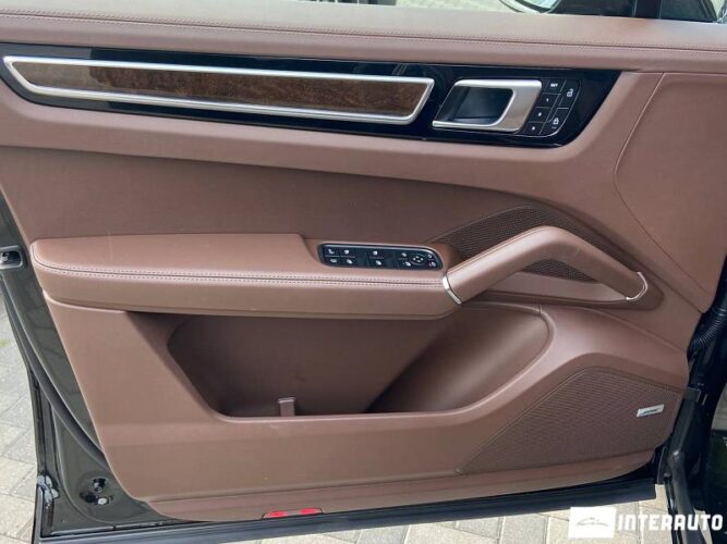 Porsche Cayenne E-Hybrid 39 interauto-car