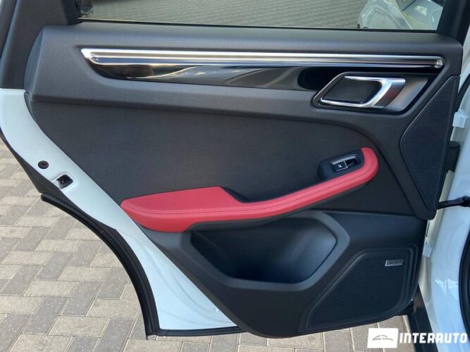 Porsche Macan 51 interauto-car