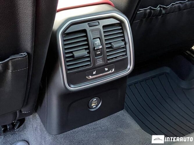 Porsche Macan 52 interauto-car