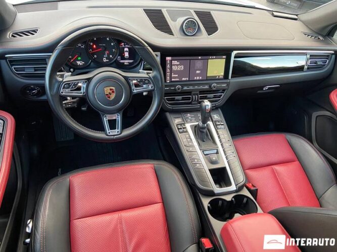 Porsche Macan 40 interauto-car