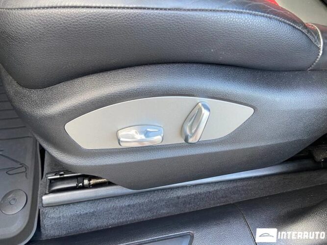 Porsche Macan 49 interauto-car