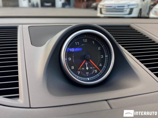 Porsche Macan 43 interauto-car