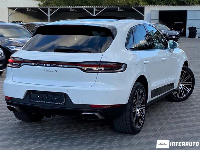 Porsche Macan 37 interauto-car
