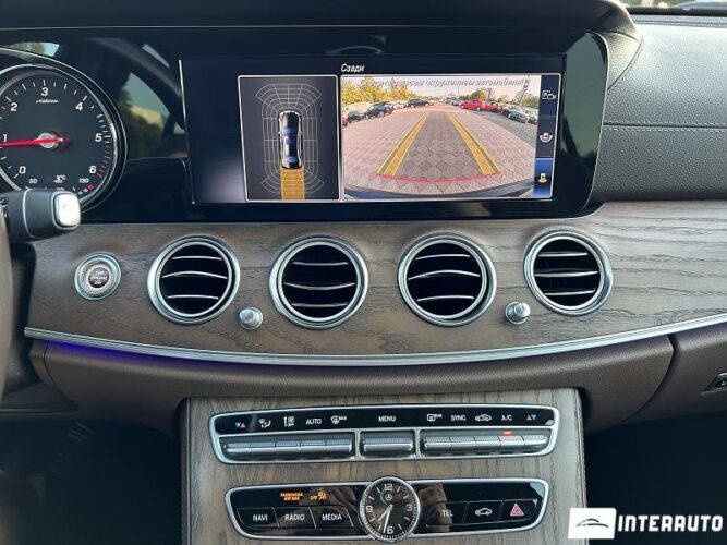 Mercedes E 300 39 interauto-car