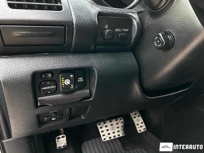 Lexus RX 330 36 interauto-car