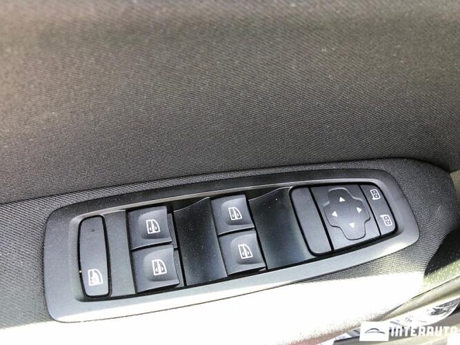 Renault Megane 33 interauto-car