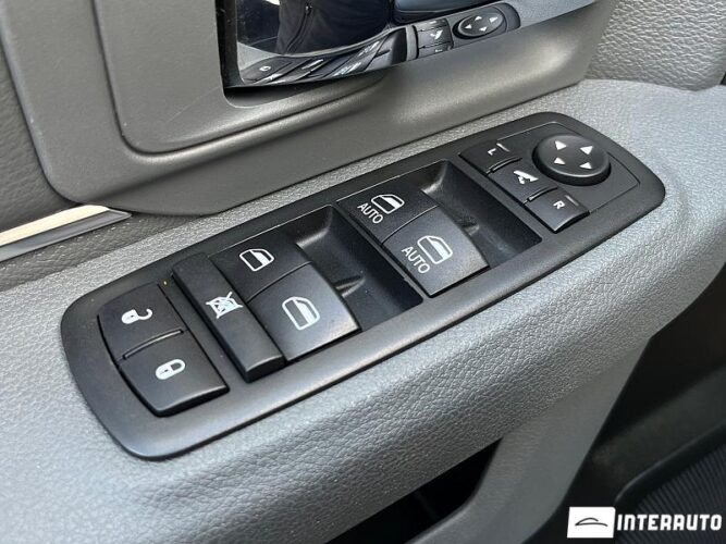 Dodge RAM 35 interauto-car