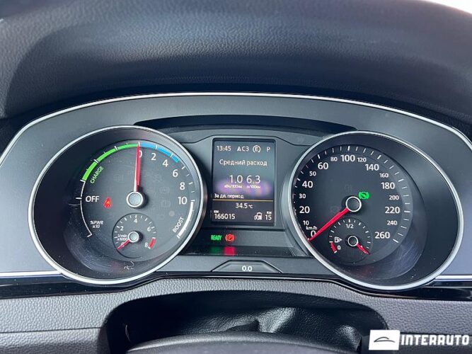 Volkswagen Passat GTE 39 interauto-car