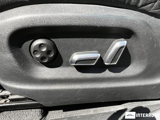 Audi Q5 52 interauto-car