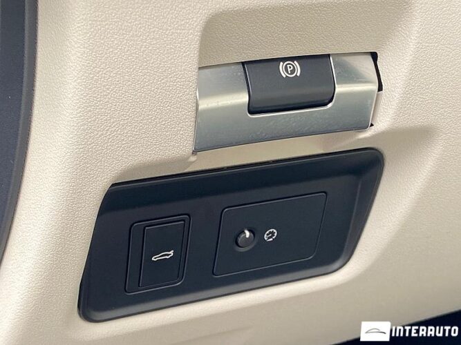 Jaguar XE 37 interauto-car