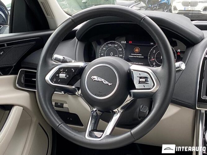 Jaguar XE 38 interauto-car