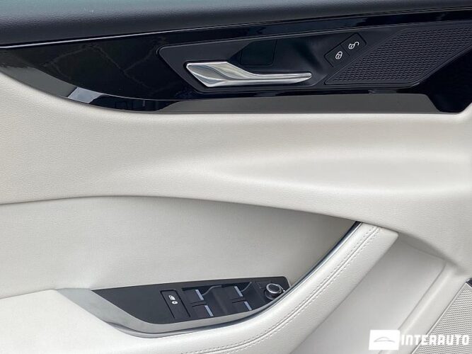 Jaguar XE 35 interauto-car