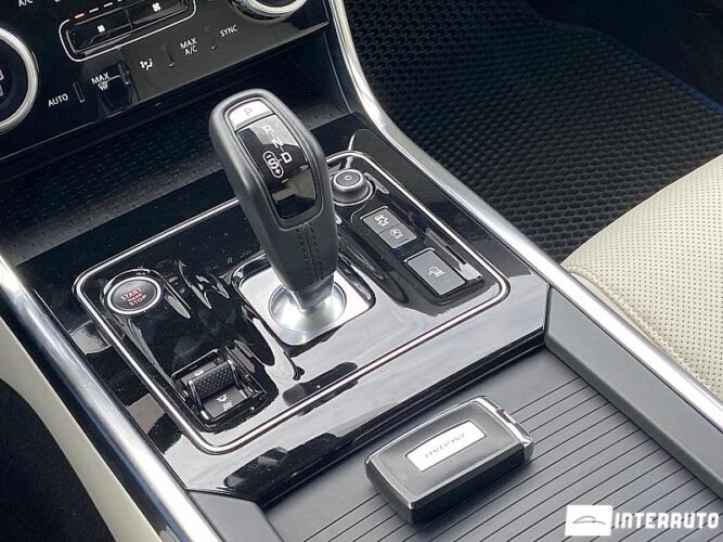 Jaguar XE 42 interauto-car