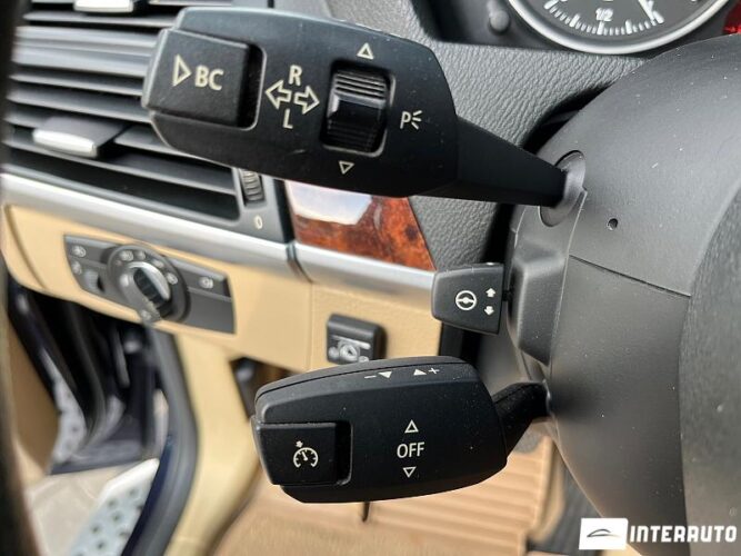 BMW X5 4.8i 40 interauto-car