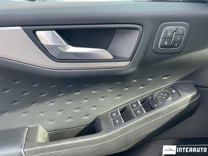 Ford Escape 35 interauto-car