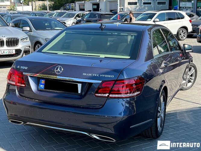 Mercedes E 300h 39 interauto-car