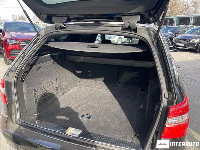 Mercedes E 220 49 interauto-car
