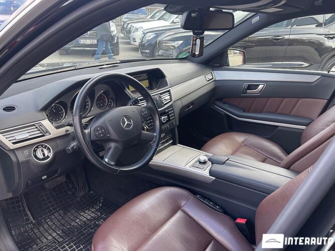 Mercedes E 220 36 interauto-car