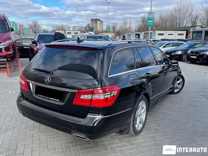 Mercedes E 220 33 interauto-car