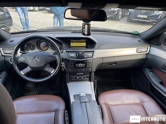 Mercedes E 220 35 interauto-car