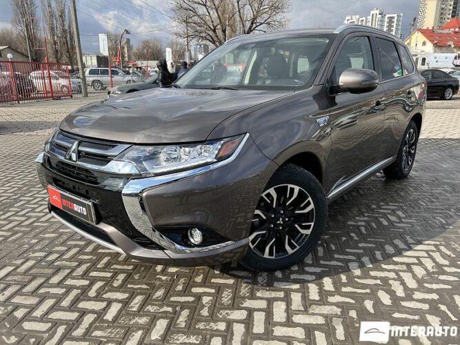 Mitsubishi Outlander 31 interauto-car