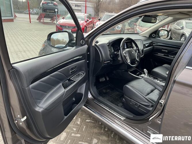 Mitsubishi Outlander 45 interauto-car