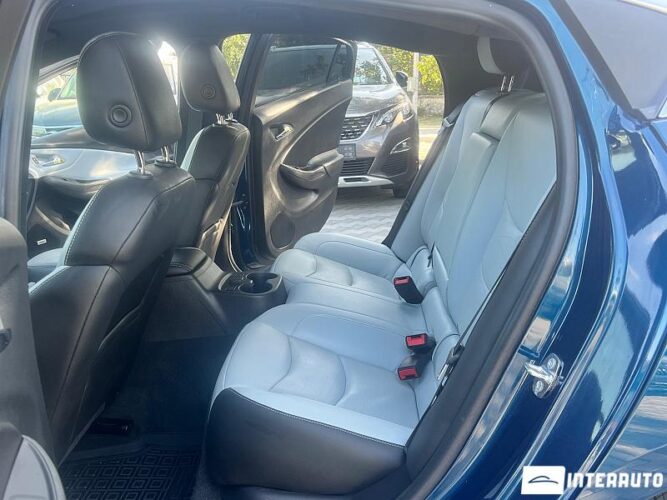 Chevrolet Volt 44 interauto-car