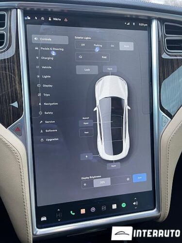 Tesla Model S 40 interauto-car