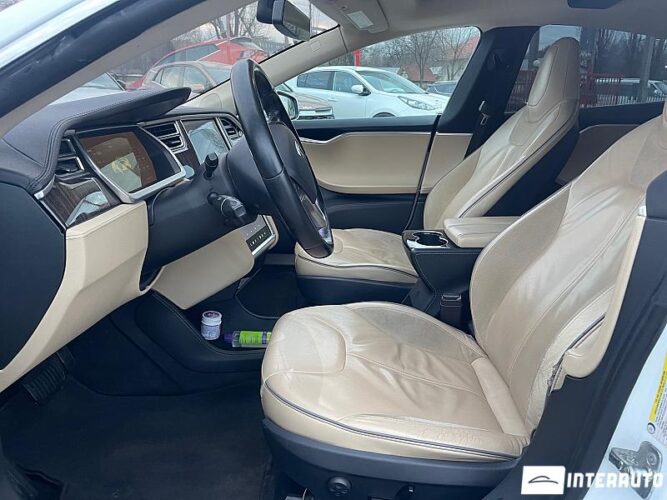 Tesla Model S 34 interauto-car