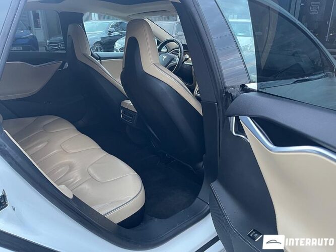 Tesla Model S 43 interauto-car