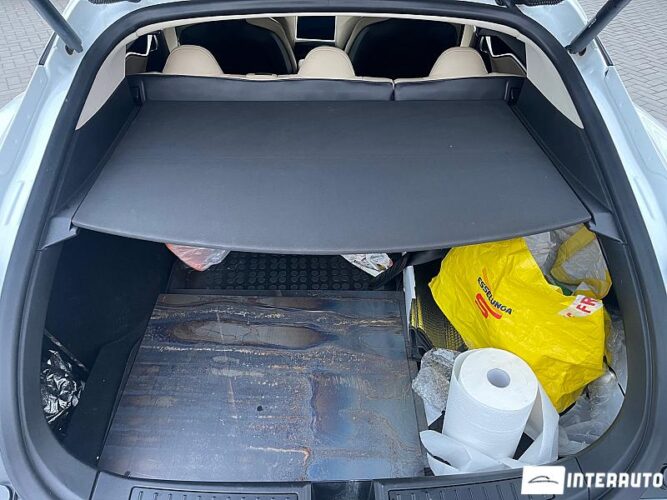 Tesla Model S 46 interauto-car