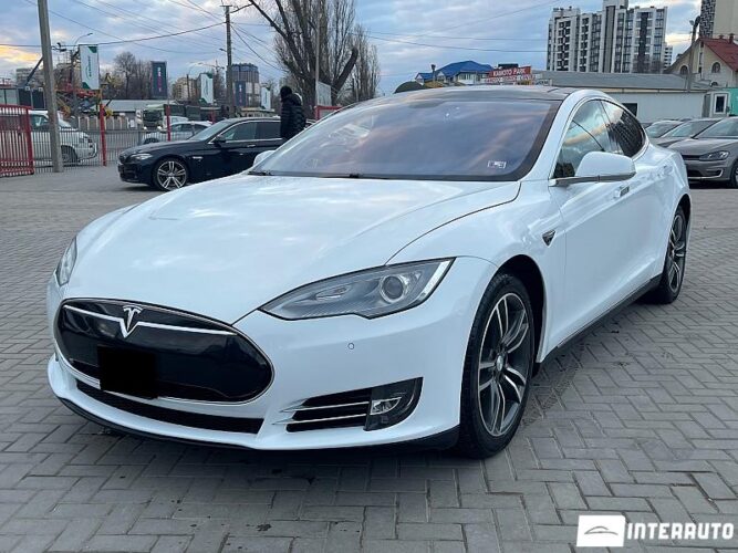 Tesla Model S 30 interauto-car