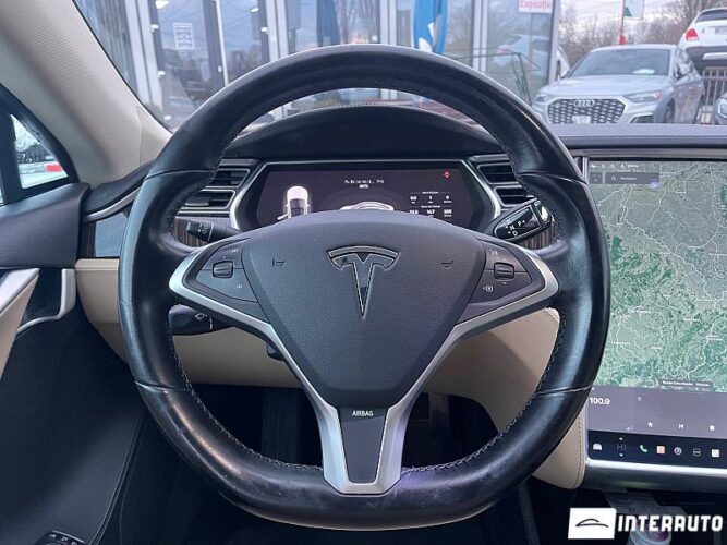 Tesla Model S 37 interauto-car