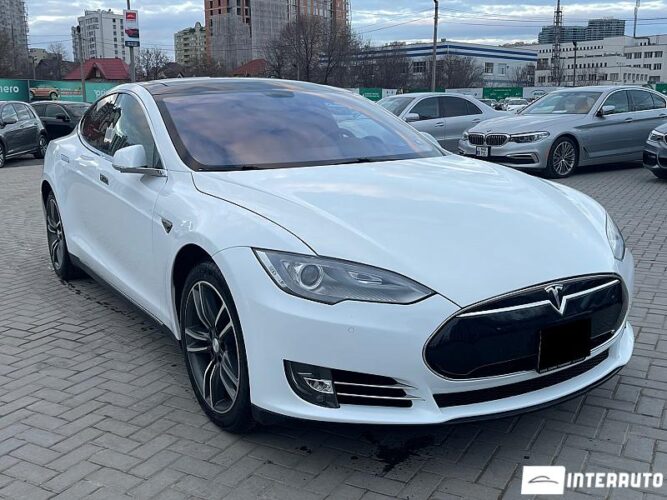 Tesla Model S 29 interauto-car