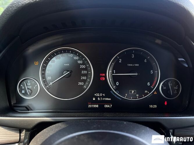 BMW X5 2.5D 52 interauto-car