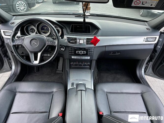 Mercedes E 200 48 interauto-car