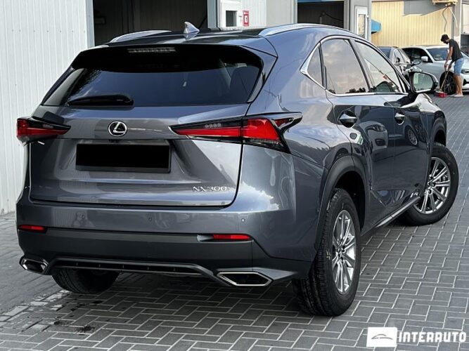 Lexus NX 300 35 interauto-car