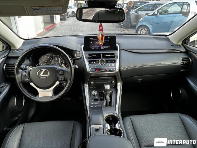 Lexus NX 300 44 interauto-car