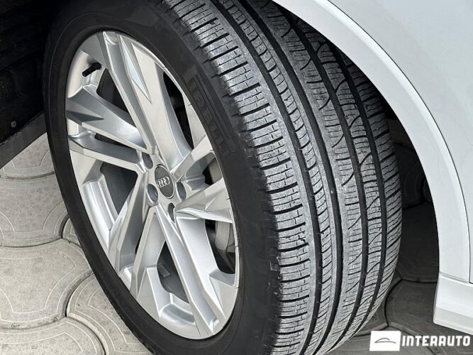 Audi Q7 54 interauto-car