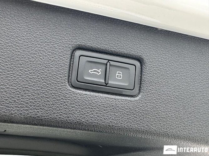 Audi Q7 52 interauto-car