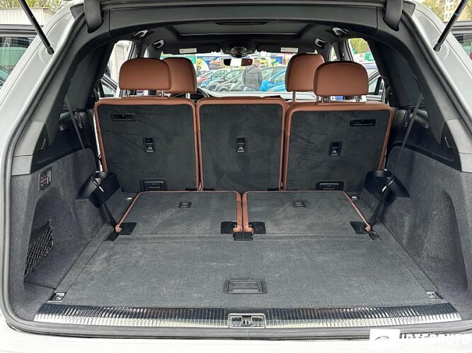 Audi Q7 51 interauto-car