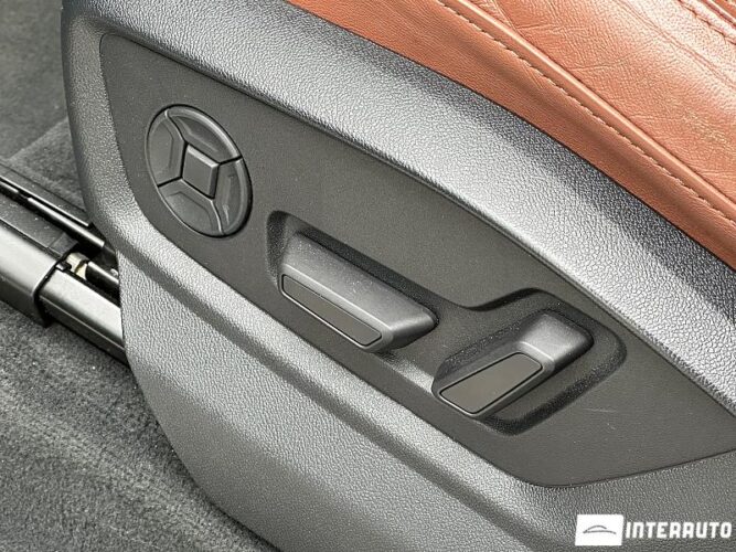 Audi Q7 48 interauto-car