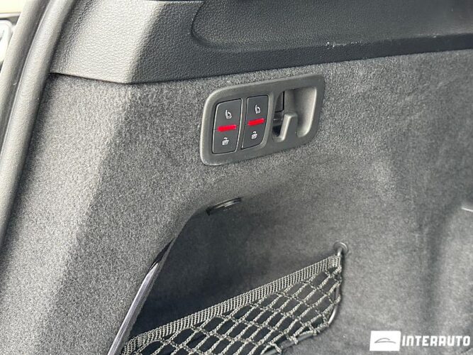 Audi Q7 44 interauto-car